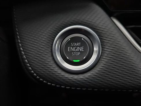 Used 2025 Chevrolet Equinox LT w/ Convenience Package II FWD image 29