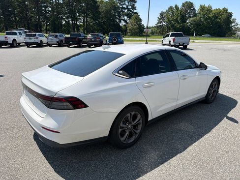 Used 2023 Honda Accord EX image 7