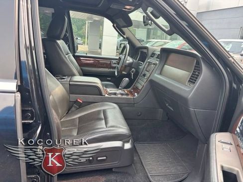 Used 2012 Lincoln Navigator L 4WD image 15