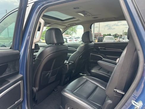 Used 2025 Kia Telluride S FWD image 28