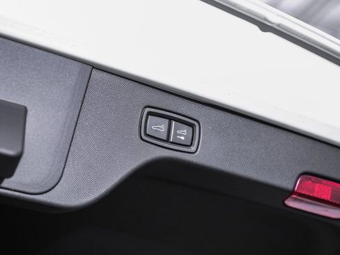 Used 2024 Porsche Macan 4 Electric image 52