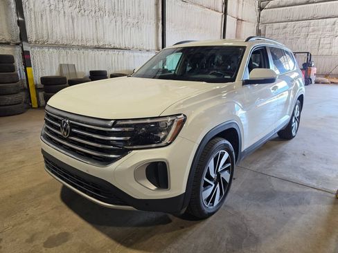 Used 2025 Volkswagen Atlas SE FWD image 1