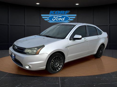 Used 2010 Ford Focus SES image 1