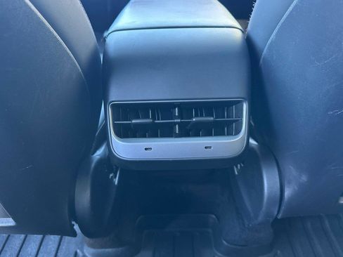 Used 2021 Tesla Model Y Long Range image 15