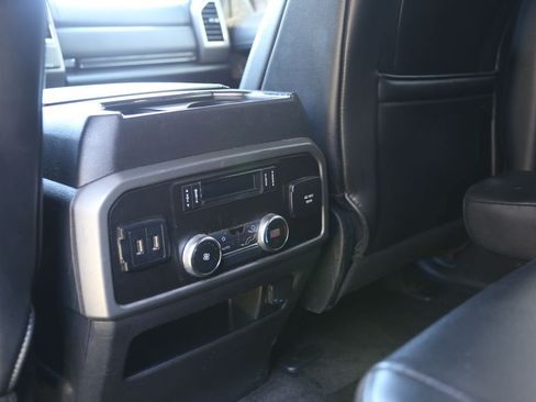 Used 2018 Ford Expedition XLT w/ Equipment Group 202A RWD image 17