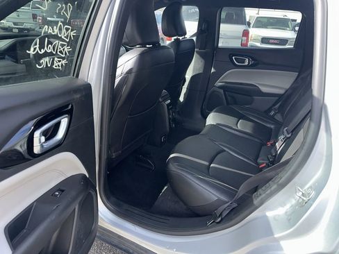 Used 2024 Jeep Compass Limited image 5