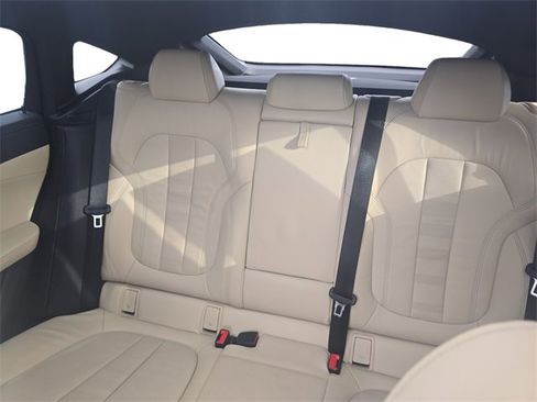 Certified 2022 BMW X6 xDrive40i w/ Premium Package image 16