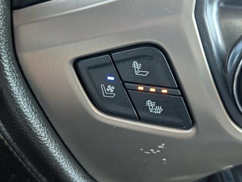 Used 2016 GMC Sierra 2500 Denali w/ Duramax Plus Package AWD/4WD image 18