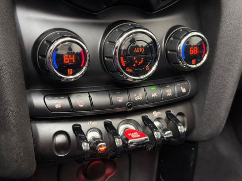 Used 2017 MINI Cooper S image 25