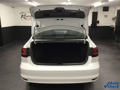 Used 2017 Volkswagen Jetta S w/ Jetta S Cold Weather Package image 12