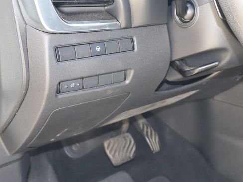 Used 2021 Nissan Rogue SV FWD image 22