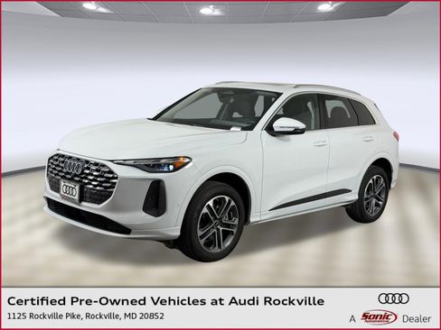Certified 2025 Audi Q5 Premium w/ Convenience Package AWD/4WD image 1