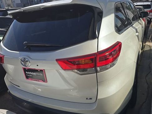 Used 2019 Toyota Highlander Plus image 2