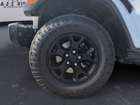 Used 2018 Jeep Wrangler Unlimited Sahara w/ Quick Order Package 24M Moab image 24