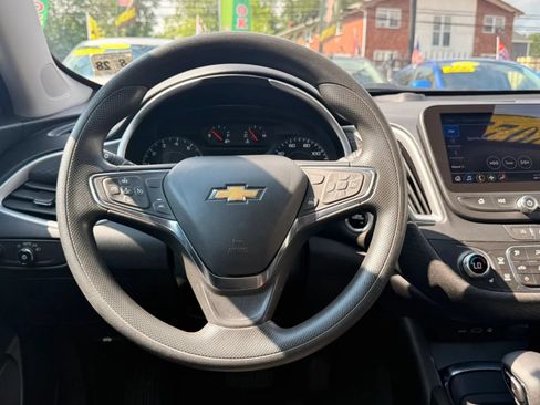 Used 2023 Chevrolet Malibu LT FWD image 17