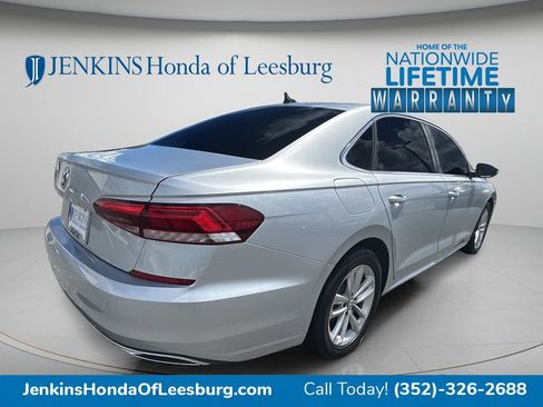Used 2020 Volkswagen Passat 2.0T SE FWD image 4