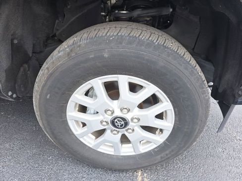 Certified 2025 Toyota Tacoma SR5 AWD/4WD image 8