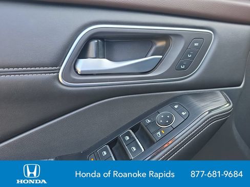 Used 2021 Nissan Rogue SL FWD image 11