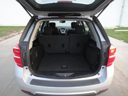 Used 2017 Chevrolet Equinox LS image 28