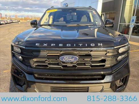 Used 2025 Ford Expedition Active AWD/4WD image 2