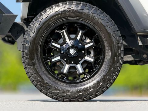 Used 2018 Jeep Wrangler Unlimited Sport S AWD/4WD image 18