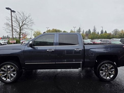 Used 2018 Chevrolet Silverado 1500 LTZ Z71 w/ Centennial Edition AWD/4WD image 4