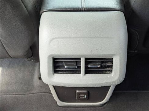 Used 2022 GMC Terrain SLE FWD image 16