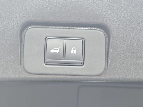 Used 2023 Nissan Rogue SL w/ SL Premium Package FWD image 13
