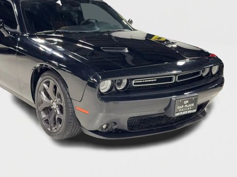 Used 2018 Dodge Challenger SXT Plus image 3