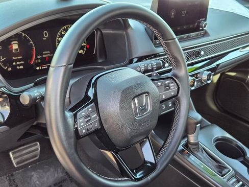 Used 2025 Honda Civic Sport image 9