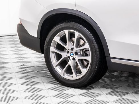 Certified 2024 BMW X5 xDrive40i w/ Premium Package image 34