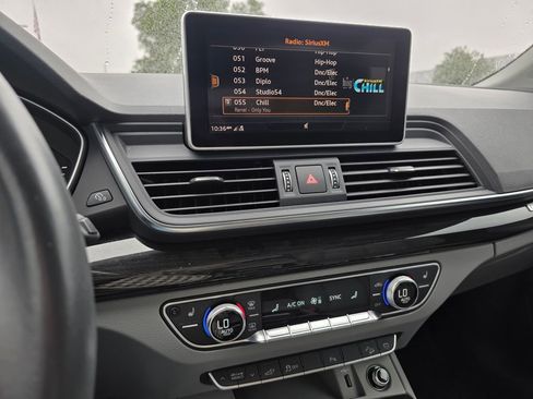 Used 2020 Audi Q5 e Premium Plus w/ Premium Plus Package AWD/4WD image 18