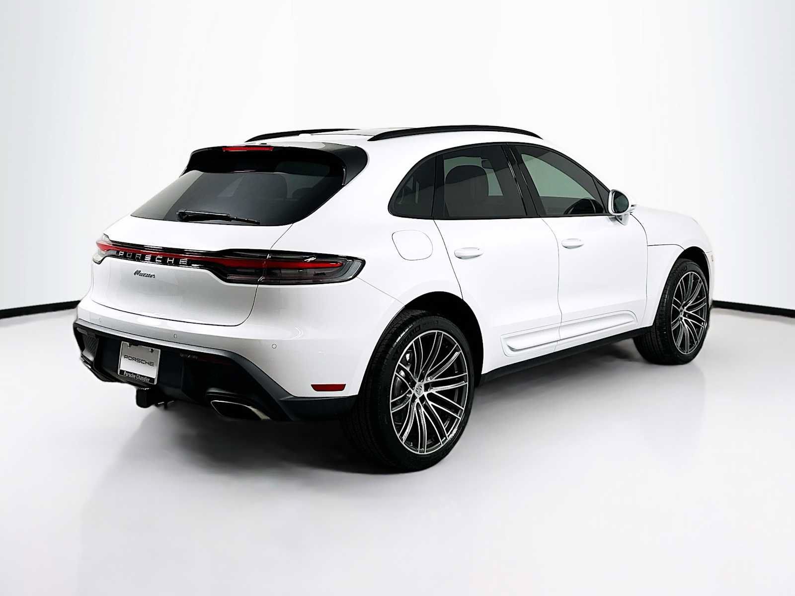 Used 2026 Porsche Macan AWD/4WD image 9