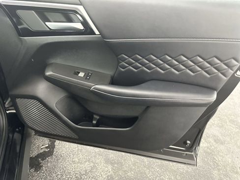 Used 2024 Mitsubishi Outlander SEL Black Edition AWD/4WD image 32