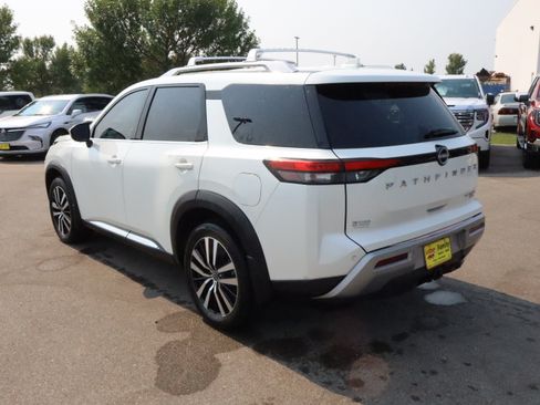 Used 2023 Nissan Pathfinder Platinum w/ Cargo Package AWD/4WD image 5