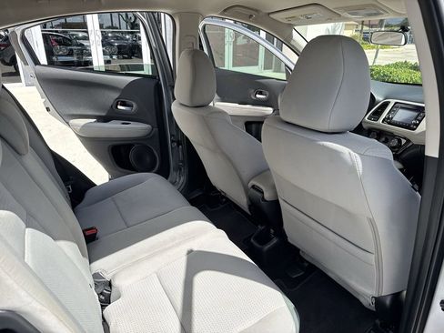 Used 2020 Honda HR-V LX image 33