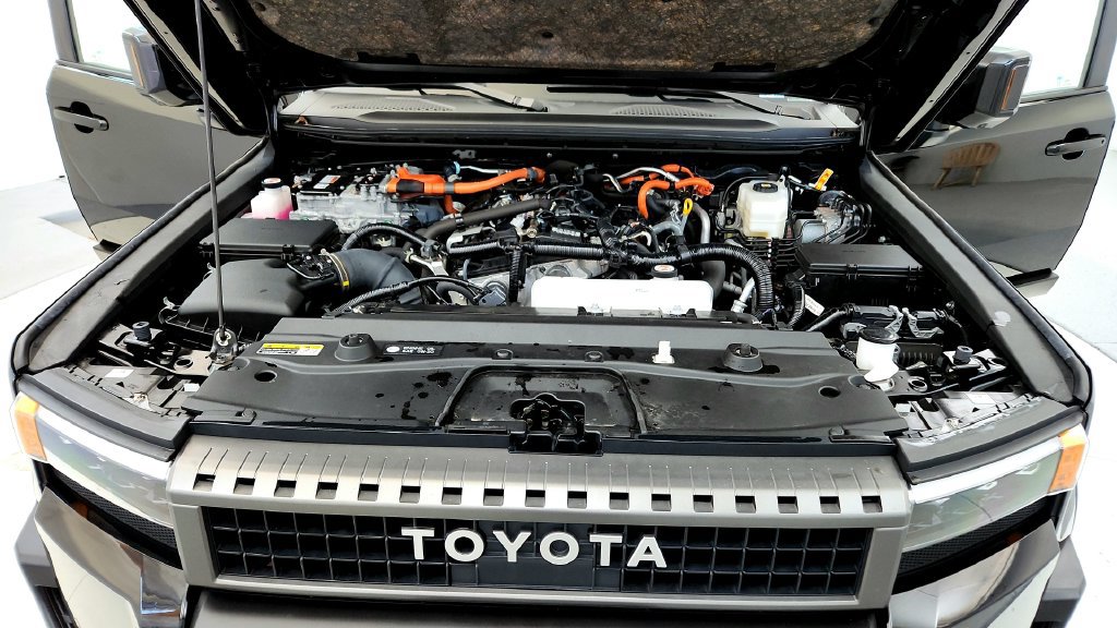 Used 2024 Toyota Land Cruiser w/ Premium Package AWD/4WD image 15