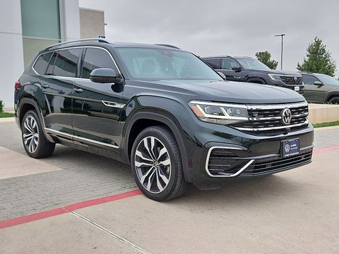 Certified 2022 Volkswagen Atlas SEL Premium image 4