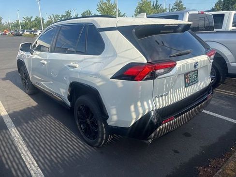 Used 2022 Toyota RAV4 SE w/ Convenience Package AWD/4WD image 3