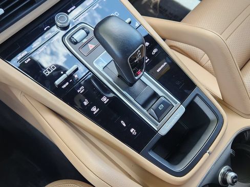 Used 2019 Porsche Cayenne E-Hybrid AWD/4WD image 11