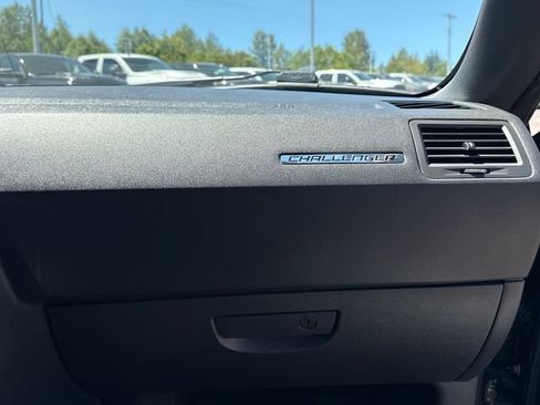 Used 2009 Dodge Challenger R/T w/ Sound Group RWD image 12