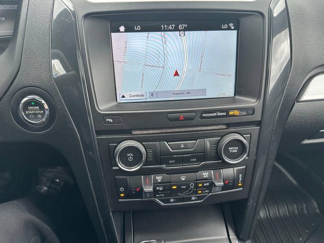 Used 2017 Ford Explorer XLT w/ Equipment Group 202A AWD/4WD image 15