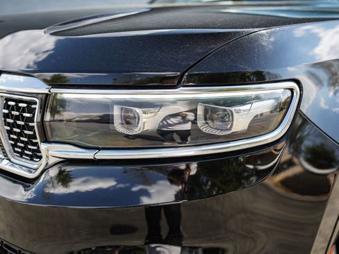 Used 2023 Jeep Grand Wagoneer Series III image 4