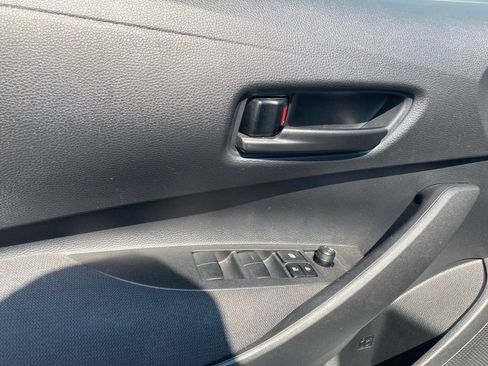 Used 2025 Toyota Corolla LE FWD image 13