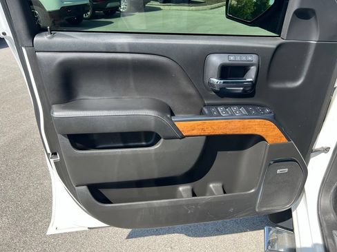 Used 2018 Chevrolet Silverado 1500 High Country AWD/4WD image 16