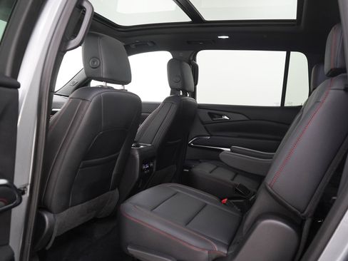 Used 2024 Chevrolet Traverse Z71 w/ Enhanced Driving Package AWD/4WD image 18