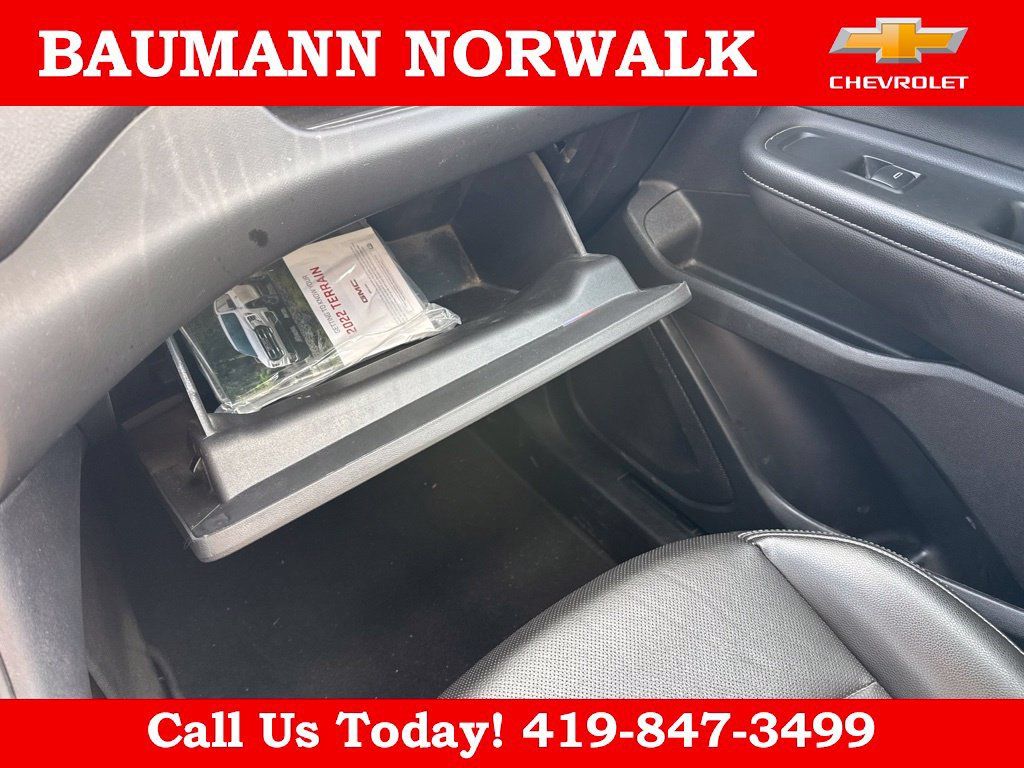 Used 2022 GMC Terrain SLT AWD/4WD image 33