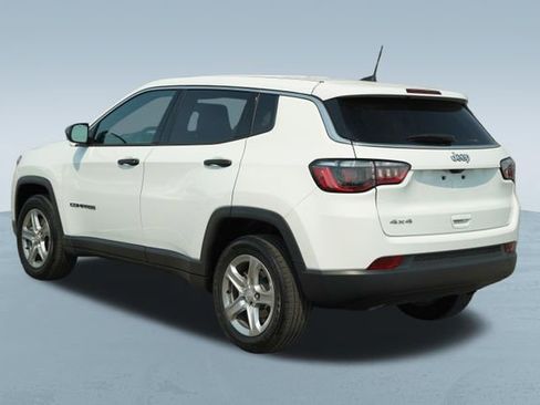 Used 2024 Jeep Compass Sport image 6