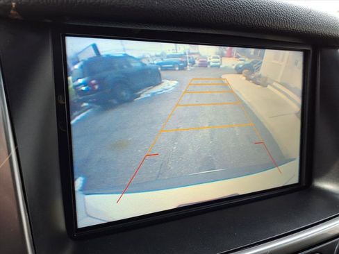 Used 2016 Chevrolet Suburban LT image 32