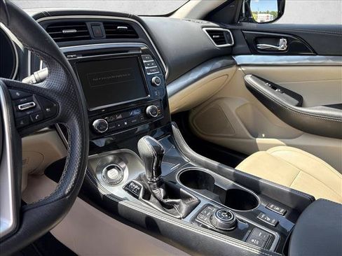 Used 2019 Nissan Maxima 3.5 SV w/ Floor Mat Group FWD image 16